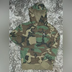 Jordan big boy camo jogging outfit size M